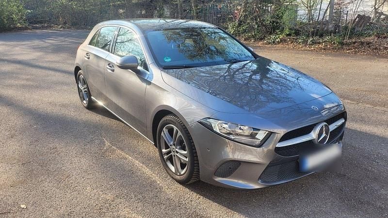 Gebraucht Mercedes A180 116 PS (85 kW) 2018 Silber Limousine