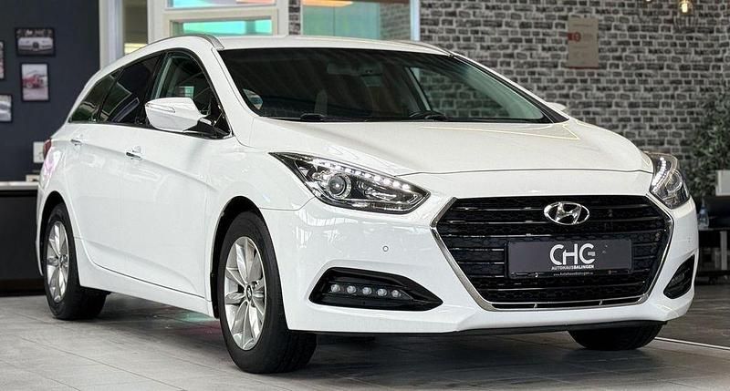 Gebraucht Hyundai i40 135 PS (99 kW) 2017 Weiß Kombi