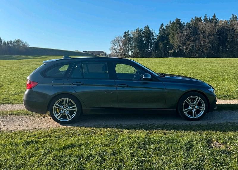 Gebraucht BMW 320 184 PS (135 kW) 2013 Grau Kombi