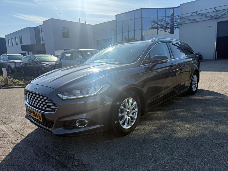 Grau Gebraucht 2018 Ford Mondeo Titanium Kombi | 7.950 € (Fairer Preis) - Bild 1/4