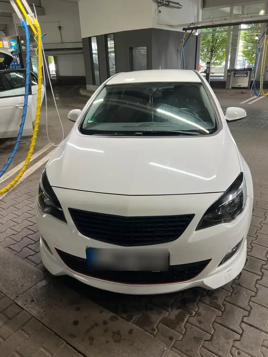 Gebraucht Opel Astra GTC 179 PS (131 kW) 2012 Weiß Limousine