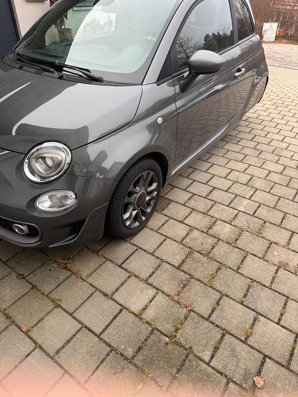Grau Gebraucht 2020 Fiat 500 Kleinwagen | 21.850 € - Bild 1/4