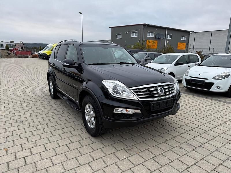 Schwarz Gebraucht 2017 Ssangyong / KGM Rexton SUV | 13.950 € - Bild 1/4