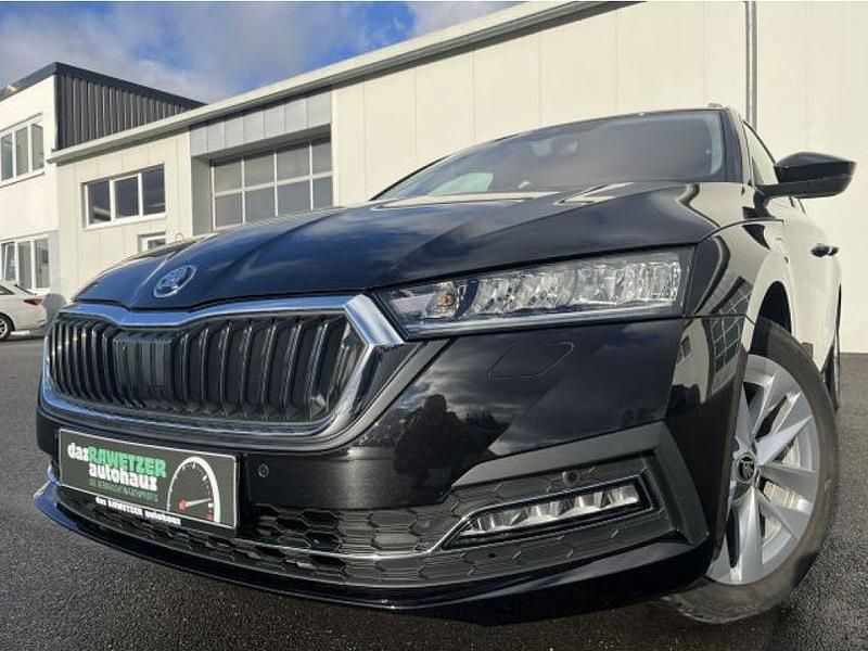 Schwarzmagic (metallic) Gebraucht 2022 Skoda Octavia Style Kombi | 23.860 € (Fairer Preis) - Bild 1/4