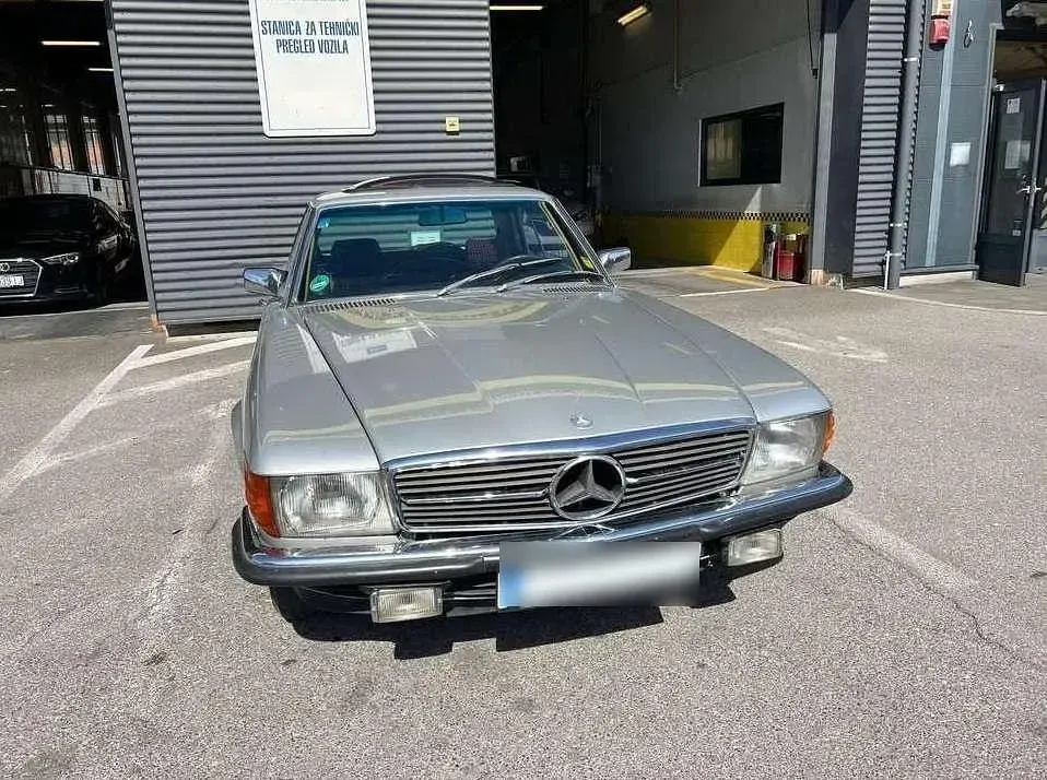 Gebraucht Mercedes SLC280 180 PS (132 kW) 1980 Silber Coupé