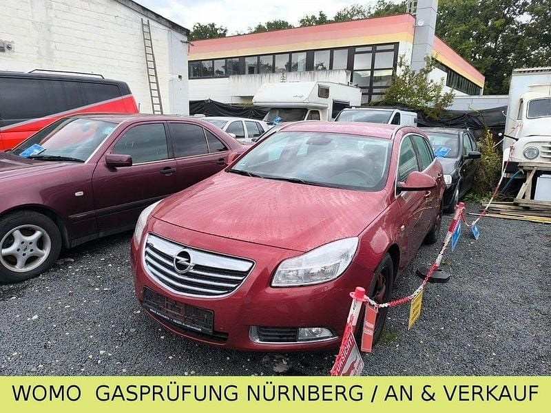 Usado Opel Insignia 140 HP (102 kW) 2010 Vermelho Sedan