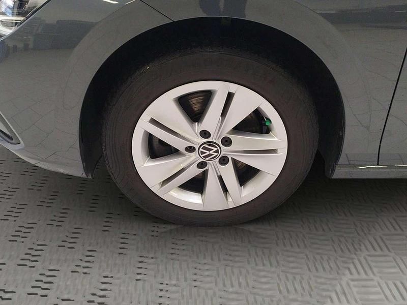 Gebraucht VW Golf VIII Life 150 PS (110 kW) 2022 Grau Kombi