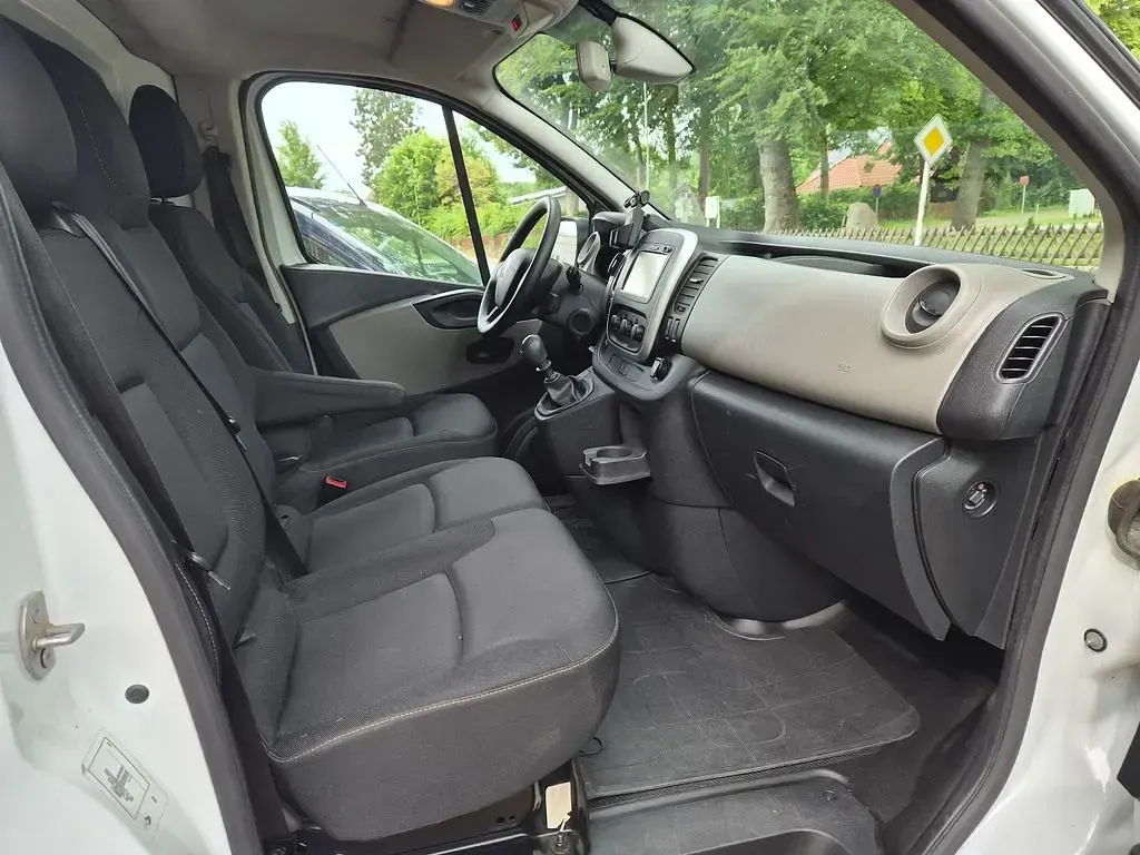 Gebraucht Renault Trafic Komfort 125 PS (91 kW) 2018 Weiß Van / Kleinbus