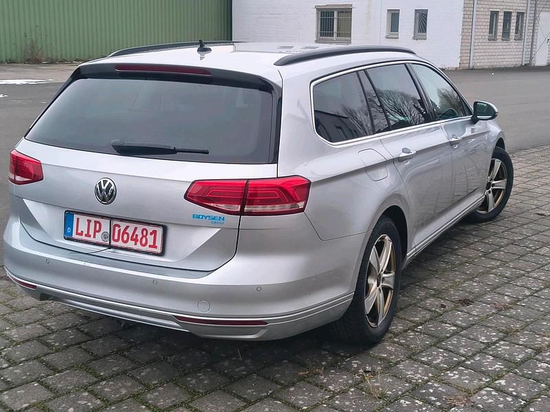 Gebraucht VW Passat 150 PS (110 kW) 2019 Silber Kombi
