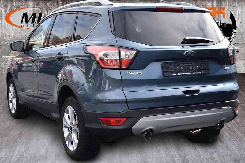 Gebraucht Ford Kuga Titanium 150 PS (110 kW) 2019 Blau SUV