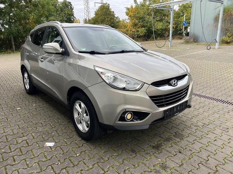 Beige Gebraucht 2010 Hyundai Tucson SUV | 7.990 € - Bild 1/4