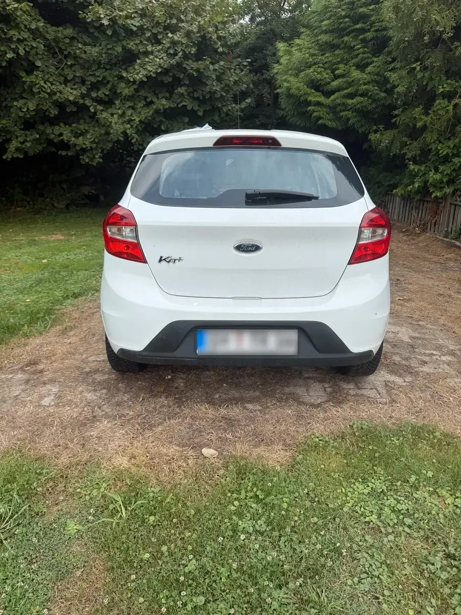 Gebraucht Ford Ka Plus 86 PS (63 kW) 2017 Weiß Kleinwagen