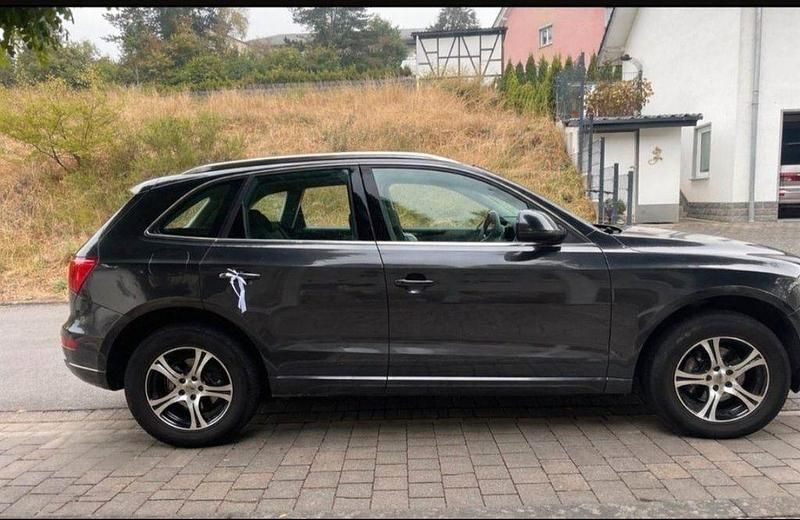 Gebraucht Audi Q5 170 PS (125 kW) 2011 Schwarz SUV