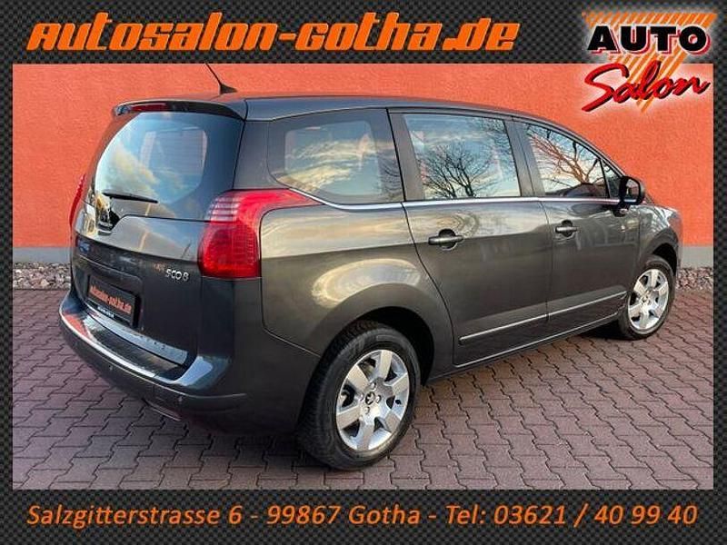 Gebraucht Peugeot 5008 Active 150 PS (110 kW) 2015 Grau Van / Kleinbus