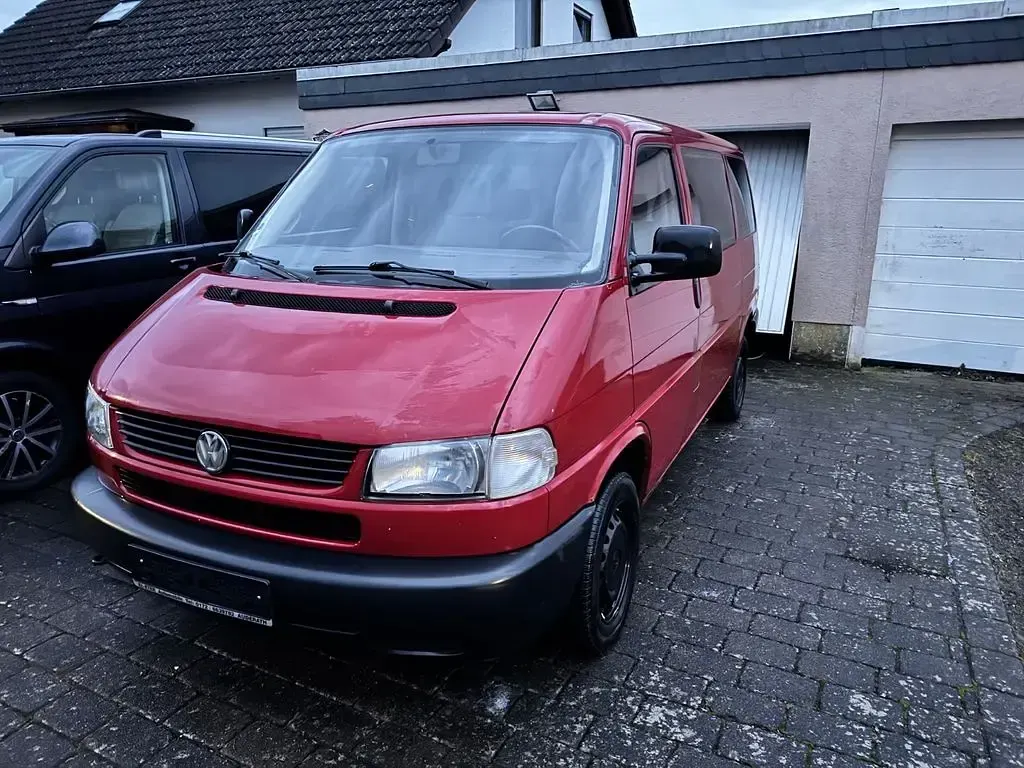 Używany VW Caravelle 110 KM (80 kW) 1996 Czerwony Van