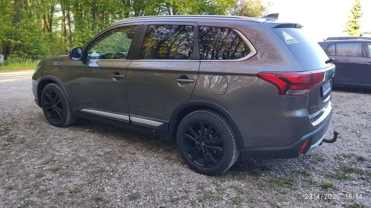Gebraucht Mitsubishi Outlander Plus 150 PS (110 kW) 2016 Braun SUV