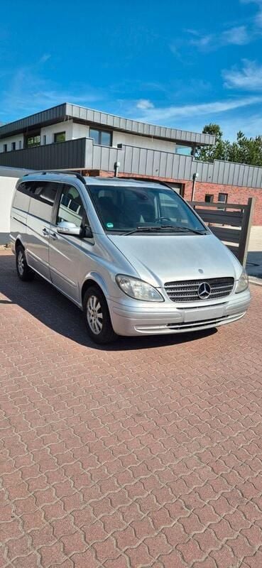 Silber Gebraucht 2005 Mercedes Viano Van / Kleinbus | 4.800 € - Bild 1/4