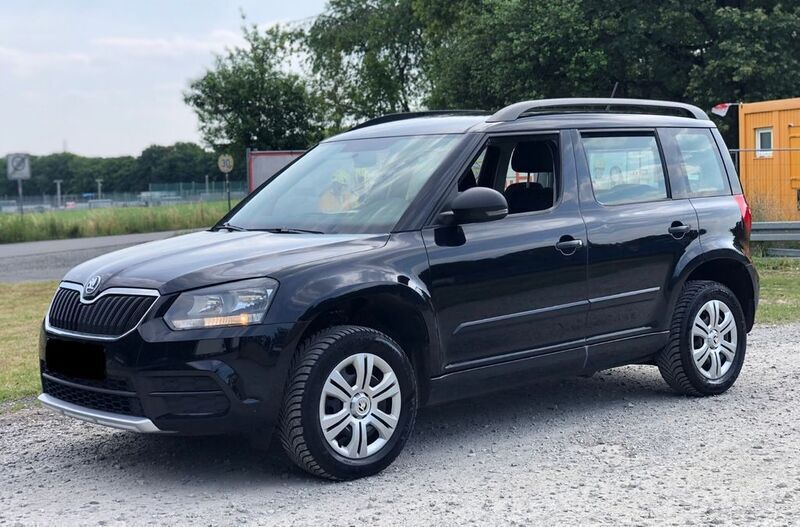 Schwarz Gebraucht 2017 Skoda Yeti Drive SUV | 4.900 € (Guter Preis) - Bild 1/4