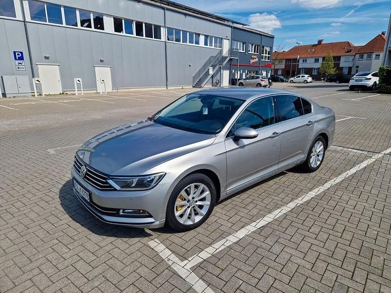 Gebraucht VW Passat Highline 179 PS (131 kW) 2016 Silber Limousine