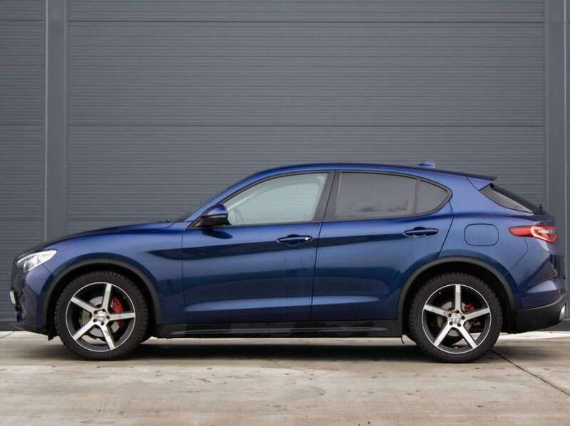 Blau Gebraucht 2017 Alfa Romeo Stelvio Super SUV | 19.250 € (Superpreis) - Bild 1/4