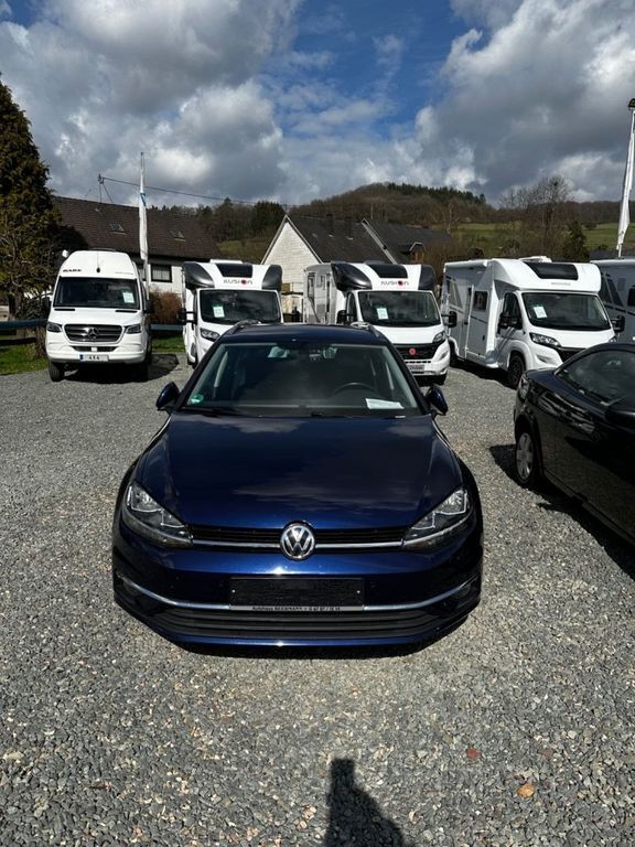 Blau Gebraucht 2018 VW Golf VII Sound Kombi | 11.490 € (Guter Preis) - Bild 1/4