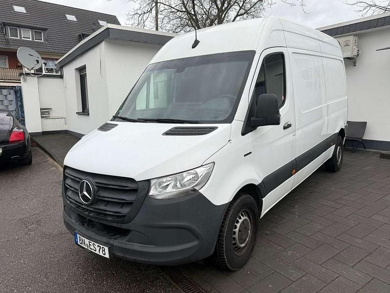 Arktikweiss Gebraucht 2021 Mercedes E-Sprinter Van | 16.980 € (Guter Preis) - Bild 1/4