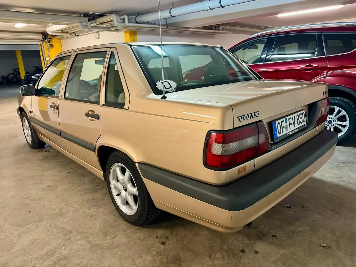 Gebraucht Volvo 850 93 PS (68 kW) 1995 Gold Limousine