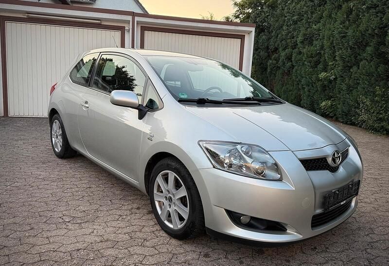 Silber Gebraucht 2009 Toyota Auris Kleinwagen | 4.999 € (Fairer Preis) - Bild 1/4