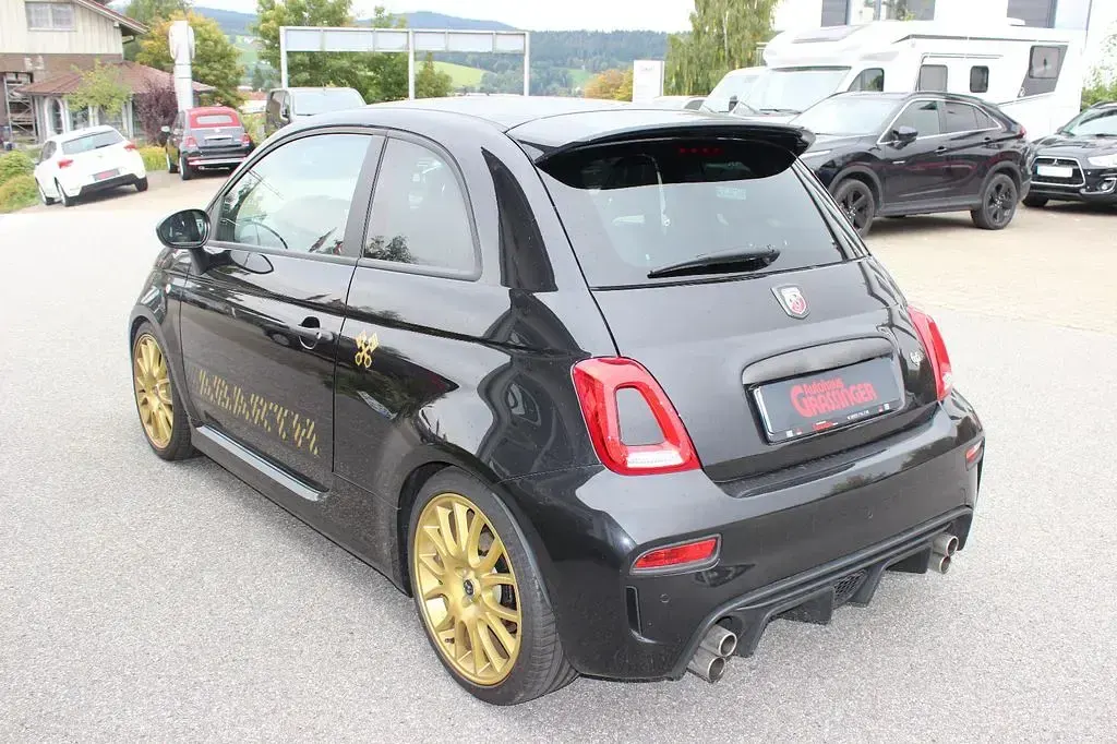 Gebraucht Abarth 695 179 PS (131 kW) 2024 Schwarz Kleinwagen