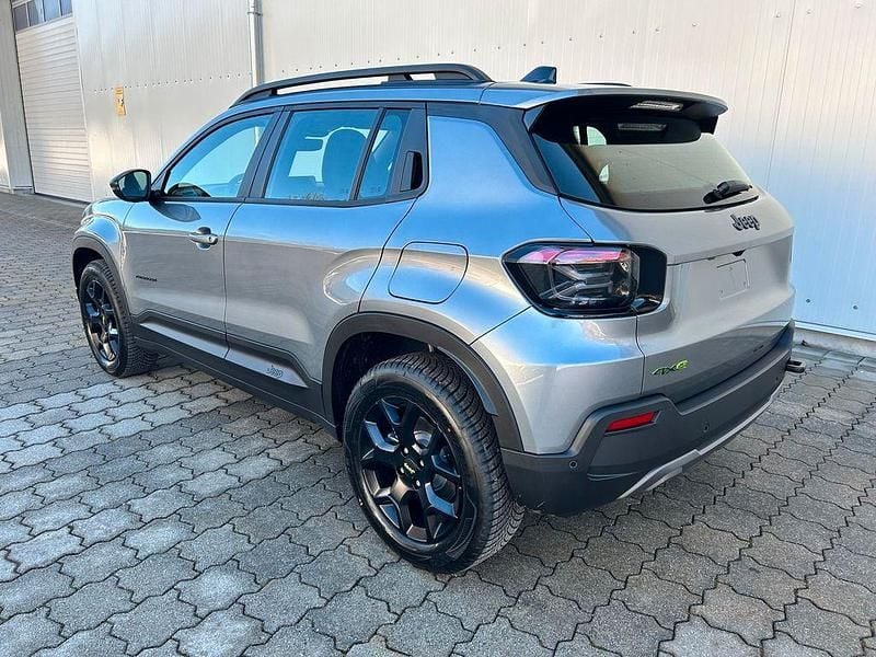 Neu Jeep Avenger 136 PS (100 kW) 2026 Grau SUV