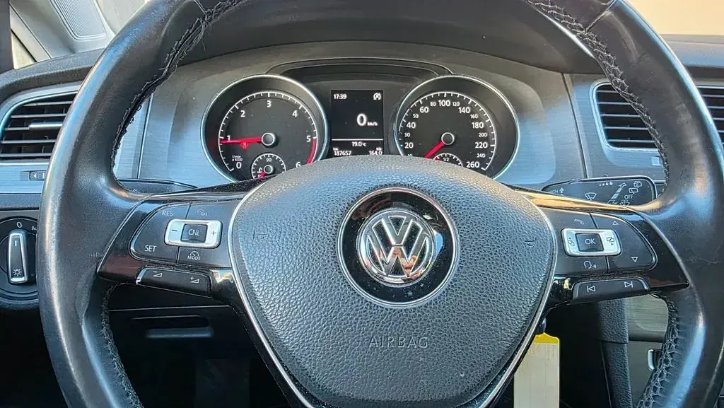 Używany VW Golf VII 105 KM (77 kW) 2013 Czarny Sedan/Limuzyna