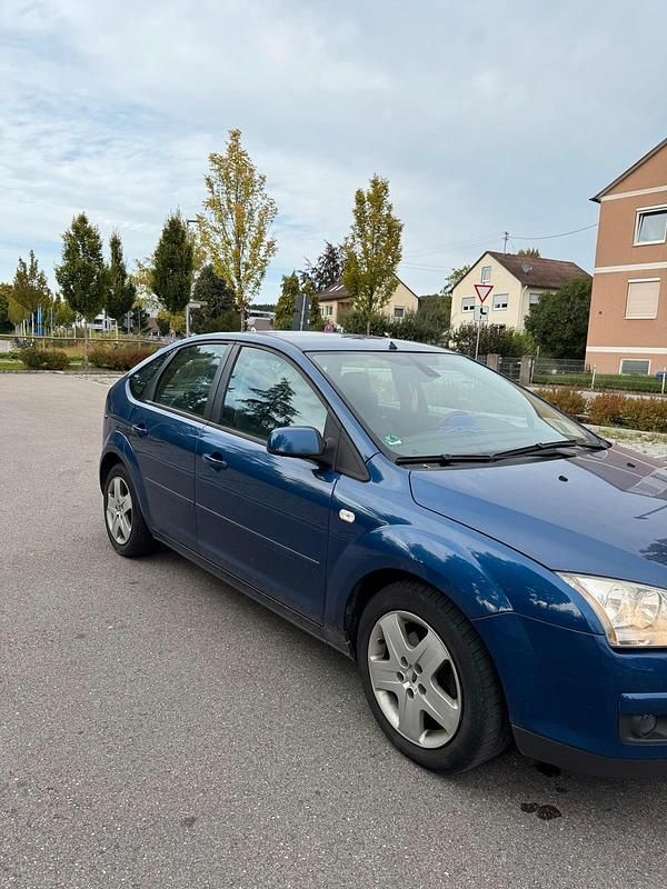 Second-hand Ford Focus 101 CP (74 kW) 2007 Albastru Coupe