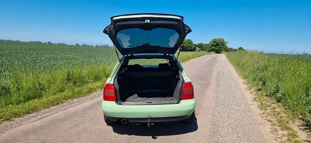Gebraucht Audi A4 125 PS (91 kW) 1996 Grün Kombi