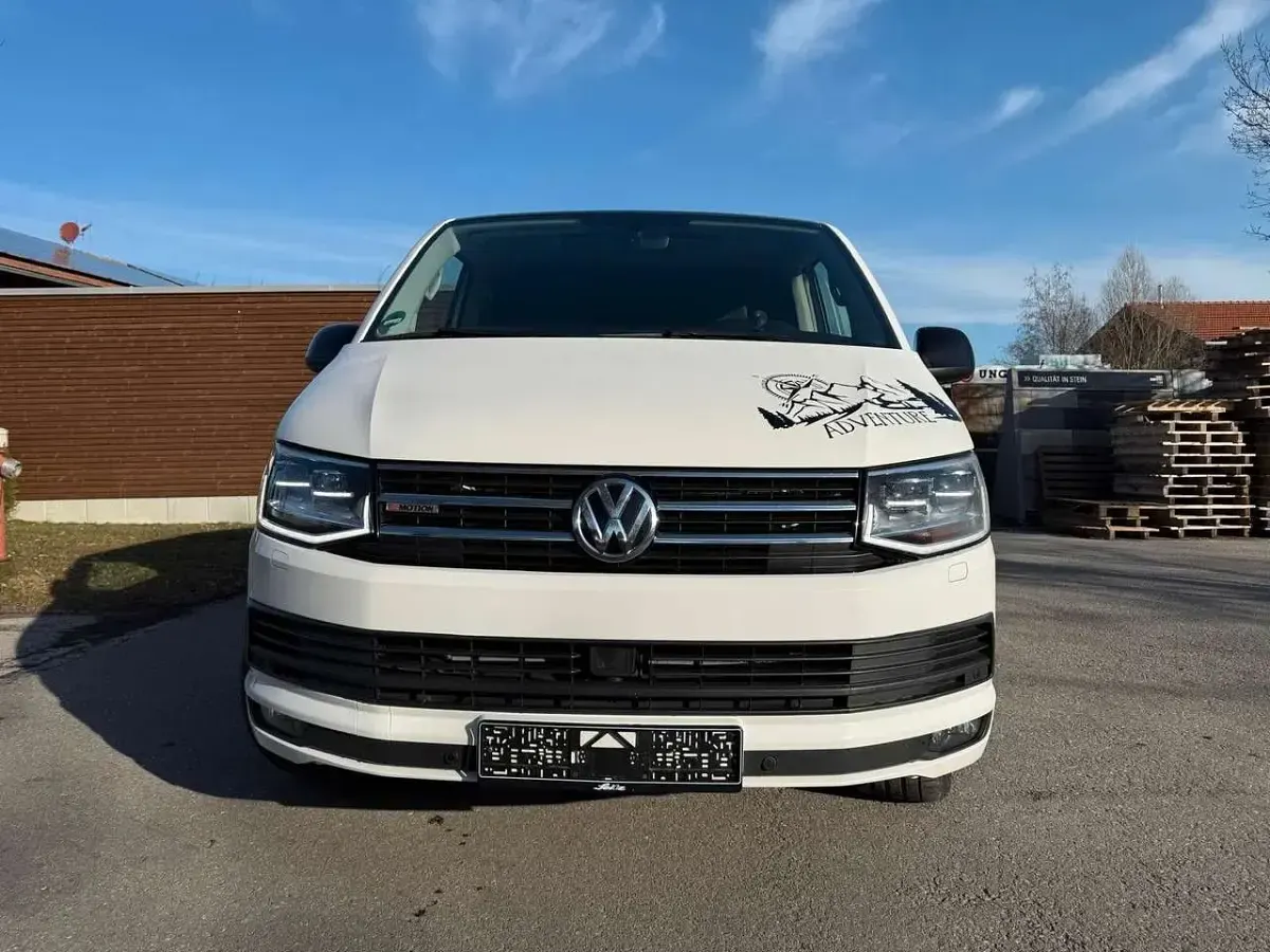 Gebraucht VW Multivan Edition 204 PS (150 kW) 2017 Weiß Van / Kleinbus
