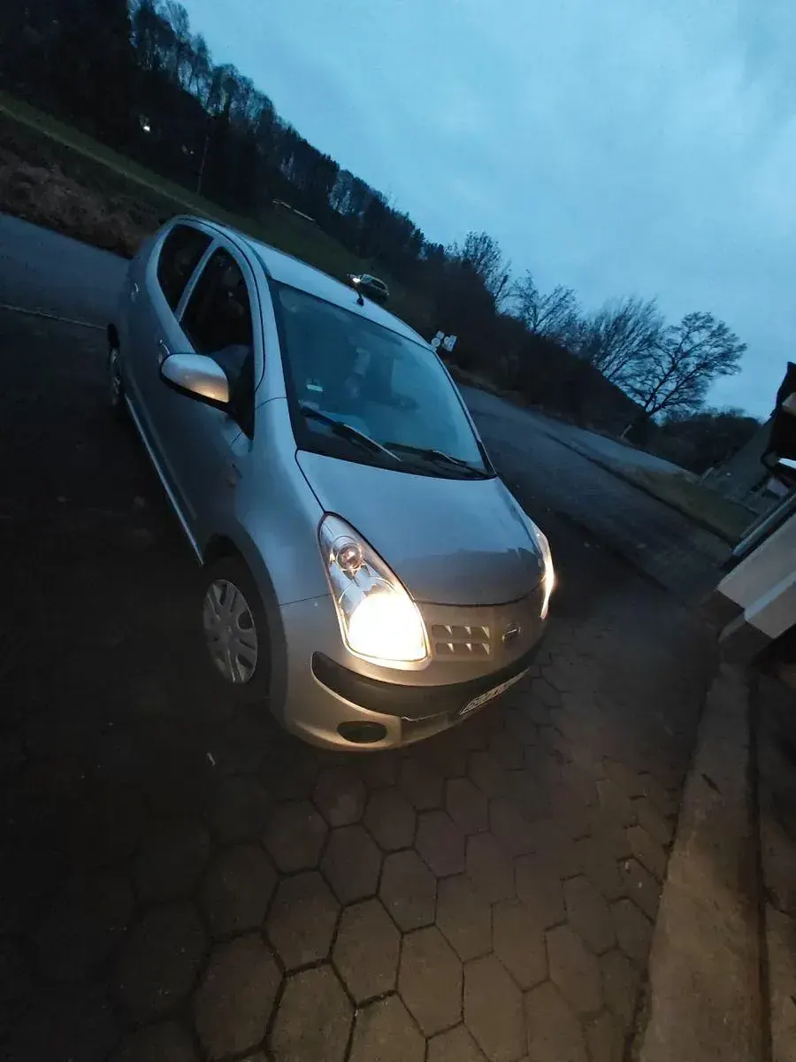 Gebraucht Nissan Pixo Acenta 68 PS (50 kW) 2008 Silber Kleinwagen