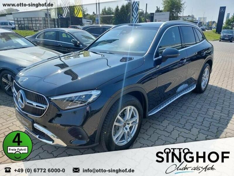Lack obsidianschwarz (metallic) Gebraucht 2024 Mercedes GLC220 SUV | 53.589 € (Superpreis) - Bild 1/4