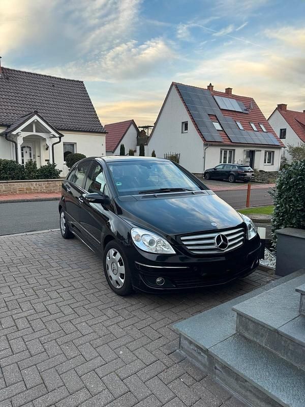 Schwarz Gebraucht 2006 Mercedes B180 Van / Kleinbus | 3.900 € (Guter Preis) - Bild 1/4