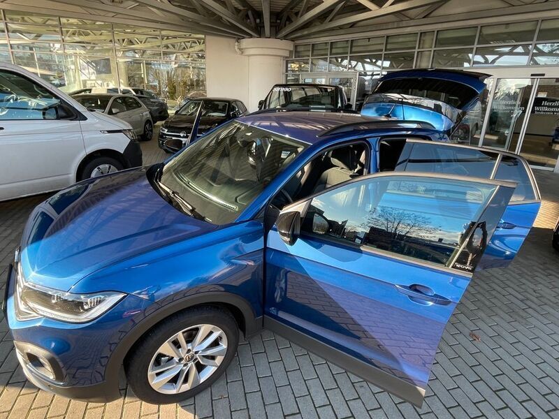 Gebraucht VW T-Cross Move 110 PS (80 kW) 2023 Blau SUV