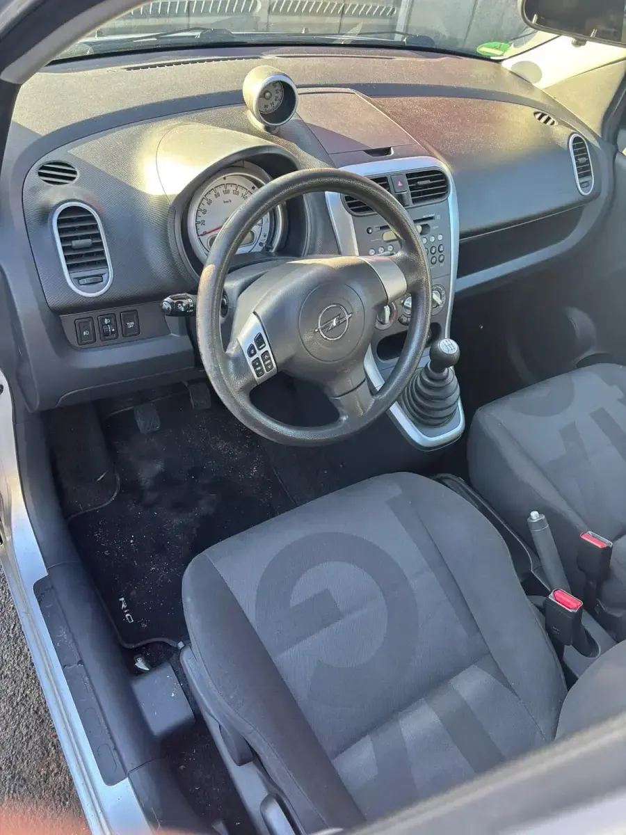 Second-hand Opel Agila 86 CP (63 kW) 2009 Argintiu Hatchback
