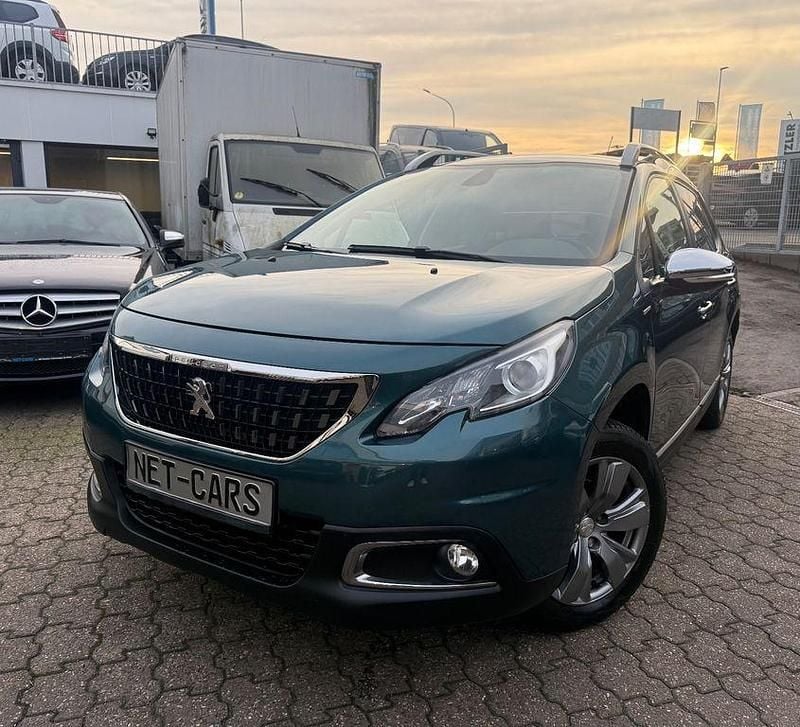 Grau Gebraucht 2018 Peugeot 308 Access Limousine | 8.950 € (Guter Preis) - Bild 1/3