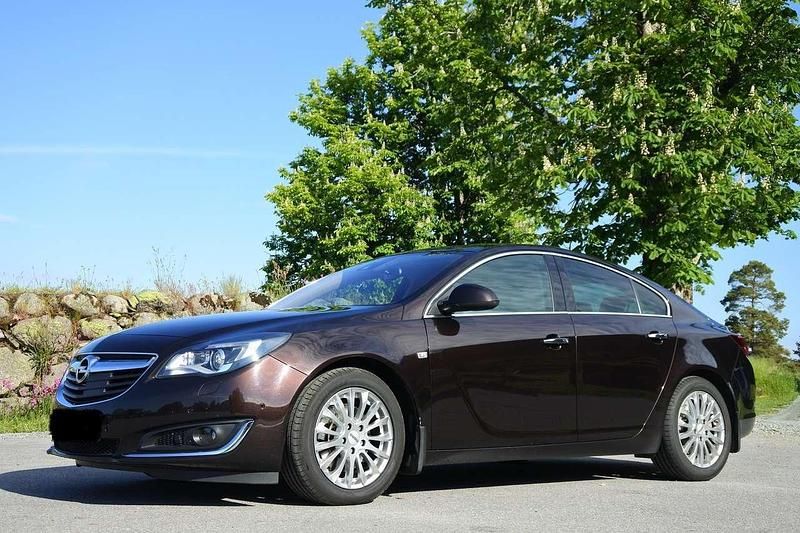 Braun Gebraucht 2014 Opel Insignia Edition Limousine | 4.795 € (Superpreis) - Bild 1/4