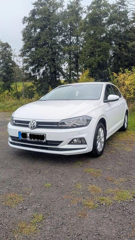 Weiß Gebraucht 2017 VW Polo Highline Kleinwagen | 11.600 € (Fairer Preis) - Bild 1/4