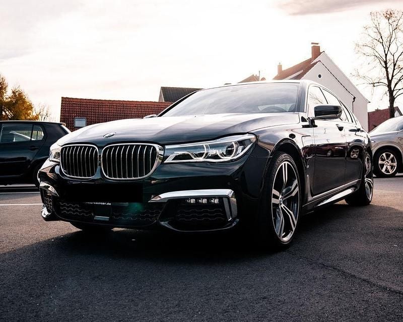 Gebraucht BMW 740 iPerformance 326 PS (239 kW) 2018 Schwarz Limousine