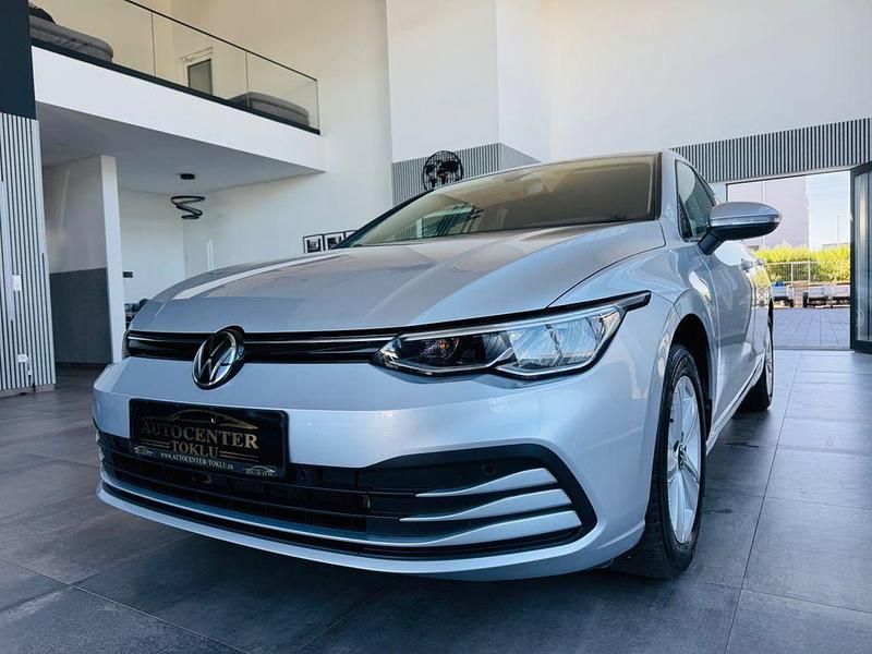 Reflexsilber Gebraucht 2023 VW Golf Life Limousine | 22.990 € (Guter Preis) - Bild 1/4