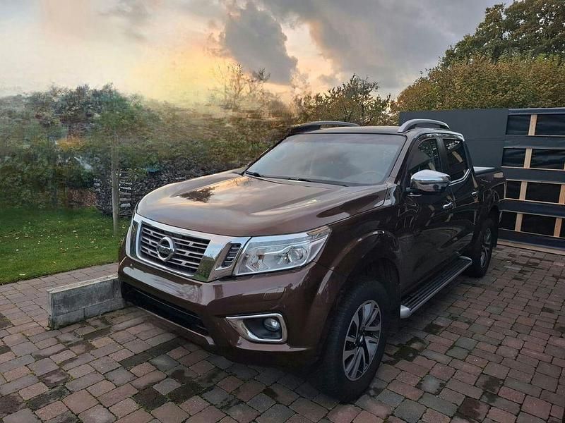 Braun Gebraucht 2017 Nissan Navara N-Connecta Abholung | 25.950 € (Fairer Preis) - Bild 1/4