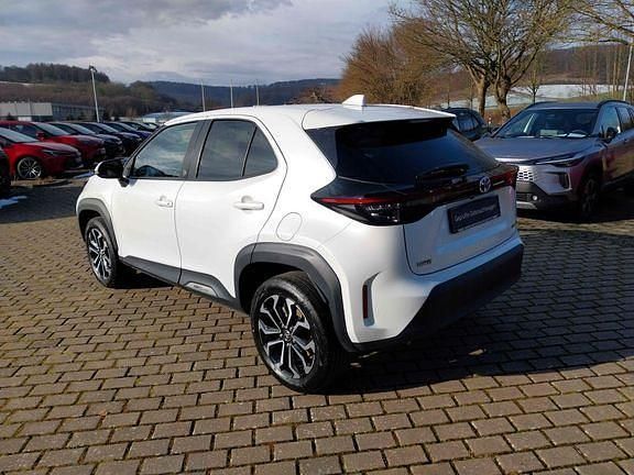 Gebraucht Toyota Yaris Hybrid Connect Style 116 PS (85 kW) 2022 Platinumweiss perleffekt