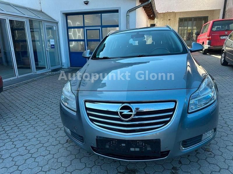 Gebraucht Opel Insignia Edition 131 PS (96 kW) 2013 Silber Kombi
