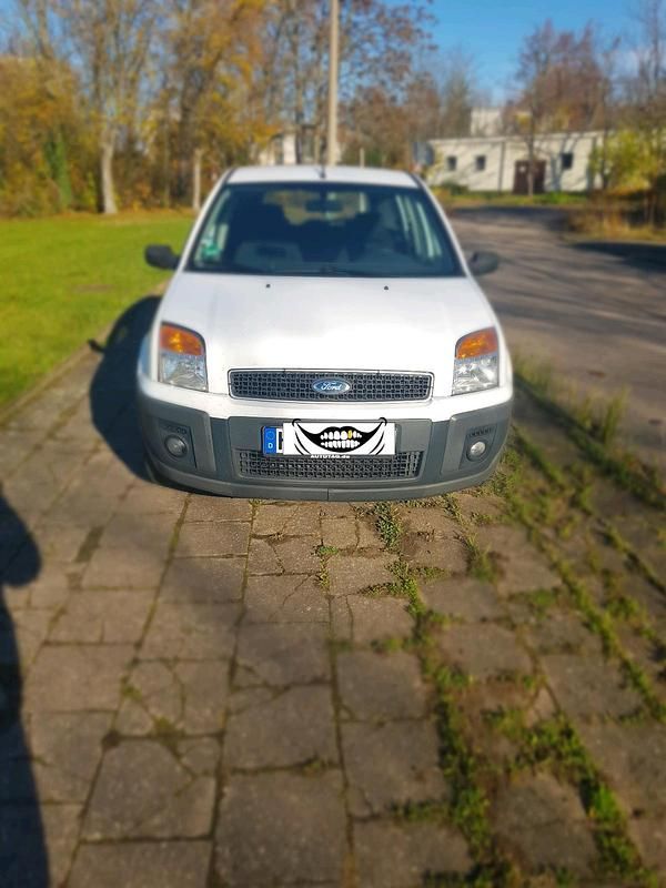 Weiß Gebraucht 2007 Ford Fusion Kombi | 1.300 € (Fairer Preis) - Bild 1/4