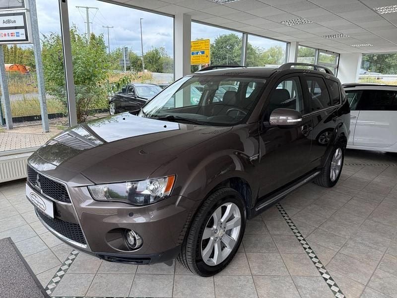 Braun Gebraucht 2010 Mitsubishi Outlander Invite SUV | 5.399 € (Superpreis) - Bild 1/4
