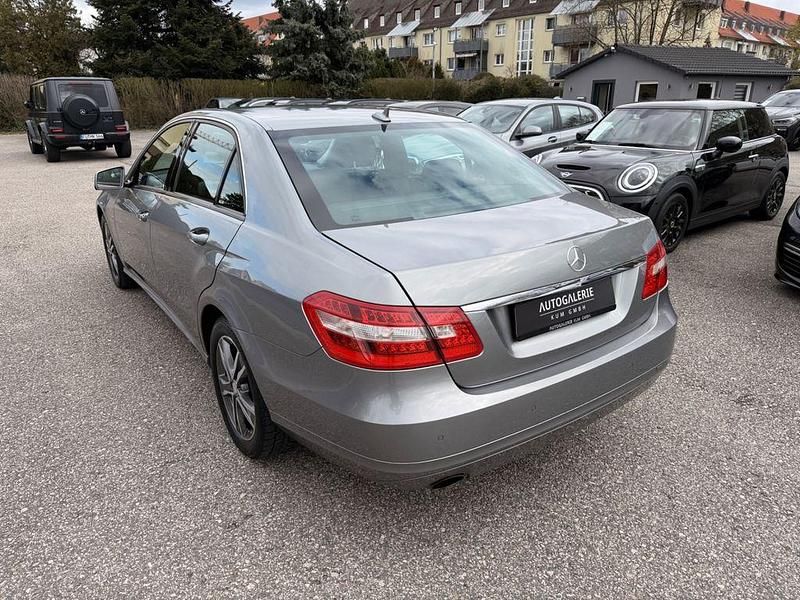 Gebraucht Mercedes E200 184 PS (135 kW) 2010 Silber Limousine